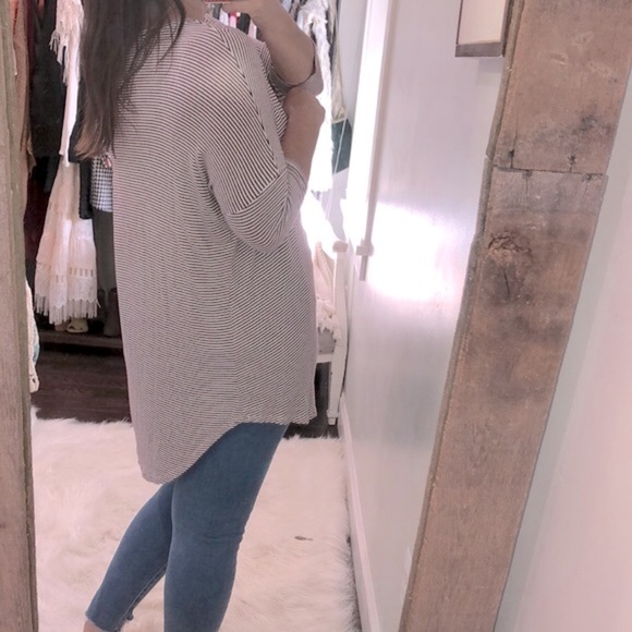 Active USA size medium oversized striped cozy top - Picture 4 of 5